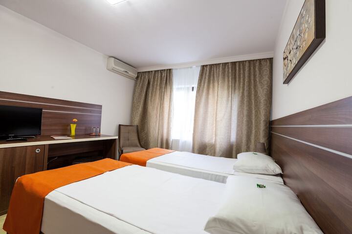 Room 5 of 38