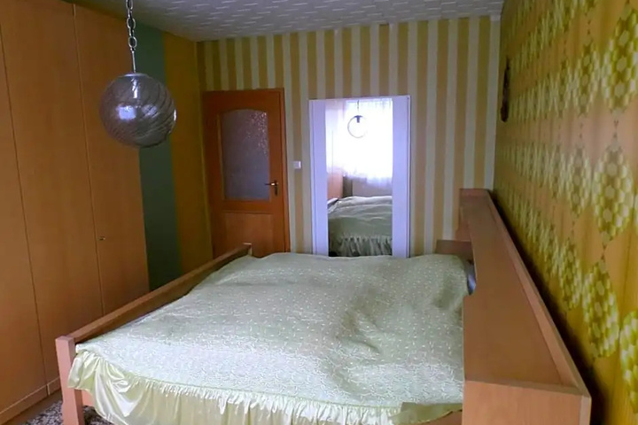 Room 2 of 16