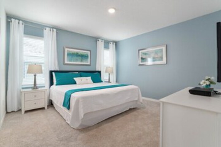 Room 33 of 41