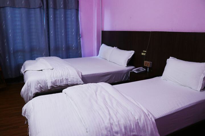 Room 14 of 27