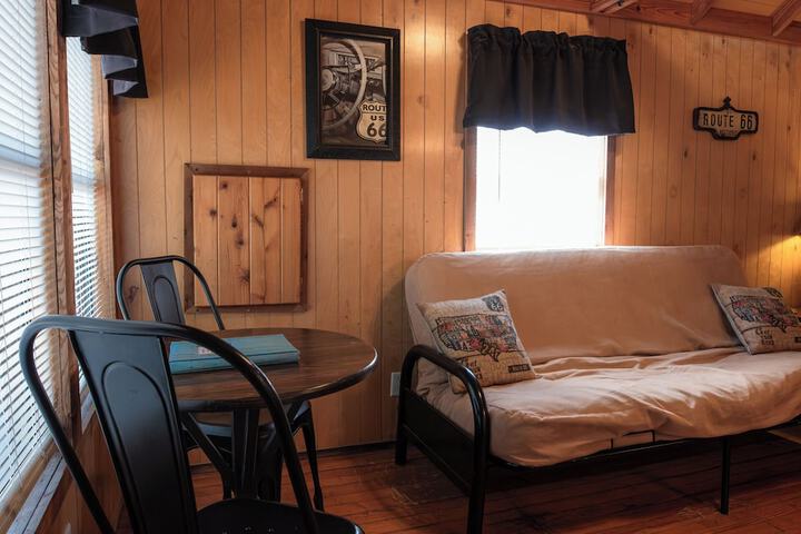Room 600 of 917