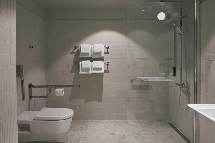 Room 25 of 44