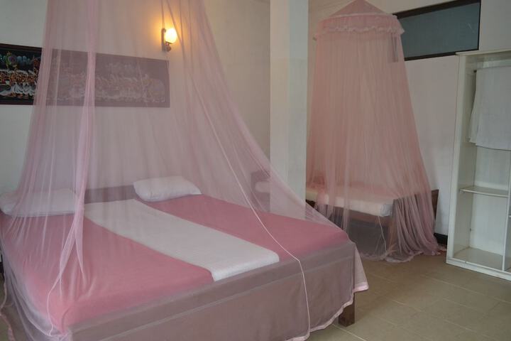 Room 6 of 31