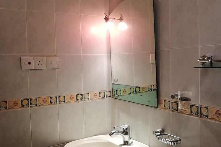 Room 61 of 95