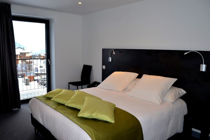 Room 2 of 51