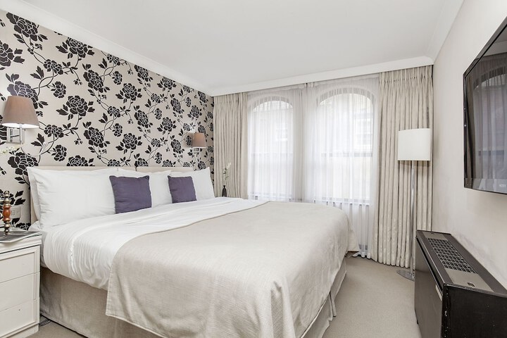 Room 28 of 181