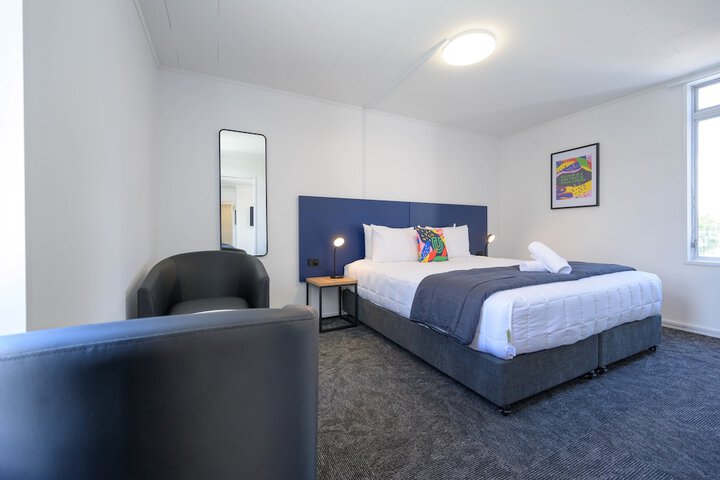Room 22 of 165