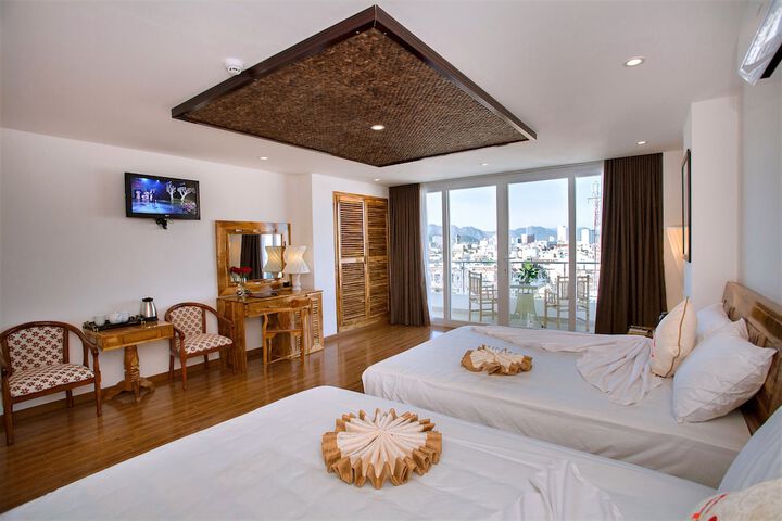 Room 25 of 39