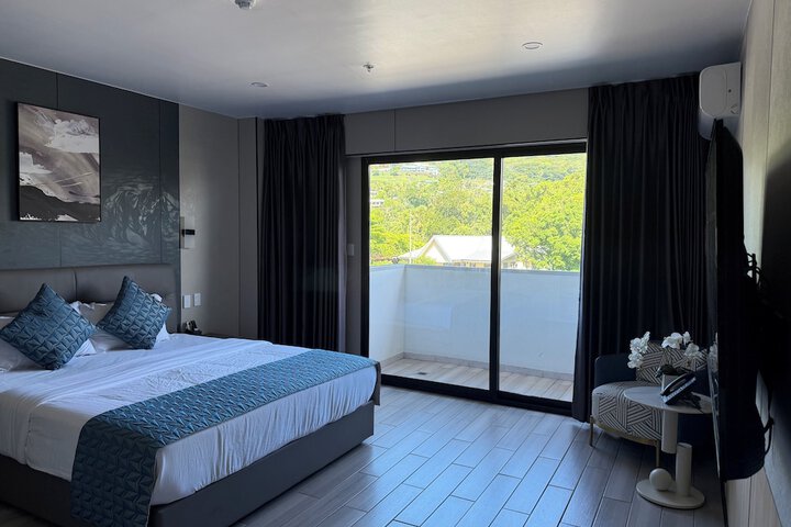 Room 14 of 32