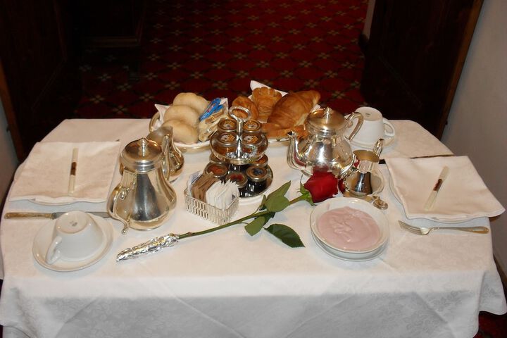 Breakfast/Coffee Service 127 of 161
