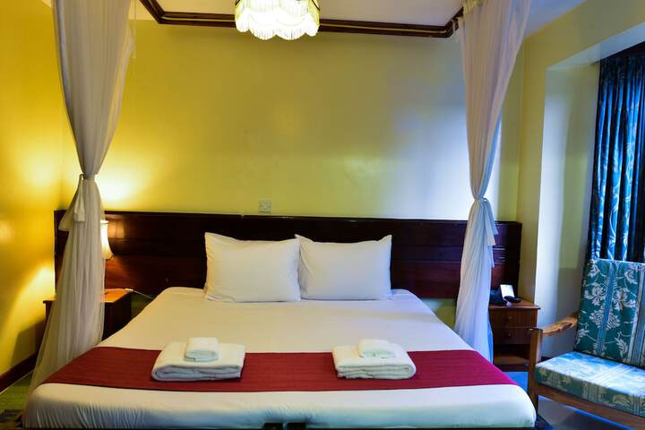 Room 6 of 54