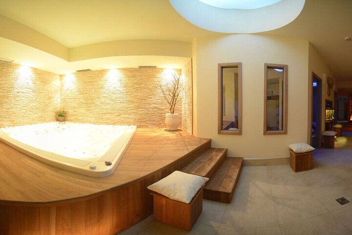 Spa 40 of 56