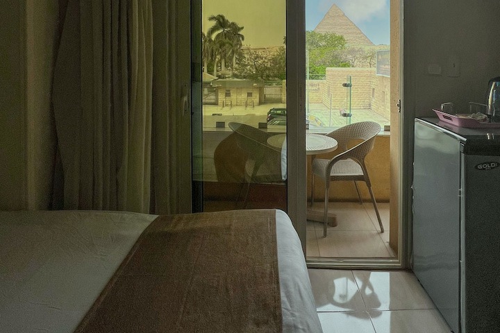 Room 38 of 284