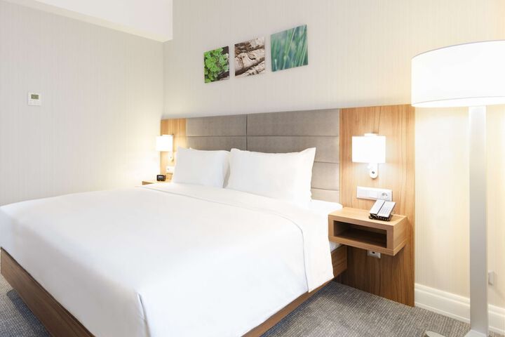 Room 27 of 113