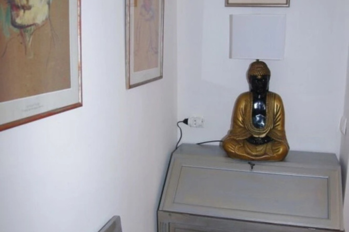 Room 4 of 11