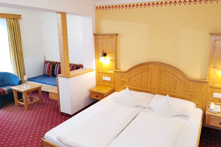 Room 17 of 46