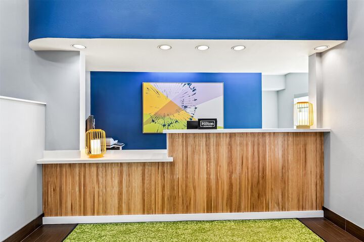 Entrance & Lobby