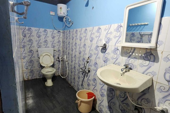 Room 13 of 40