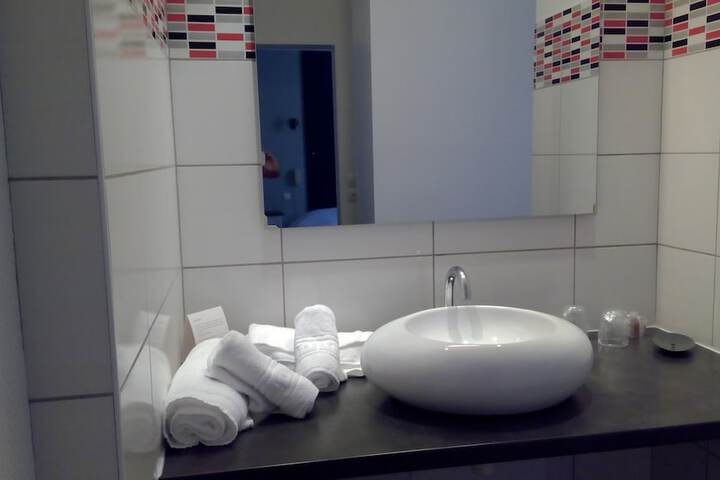 Room 10 of 49