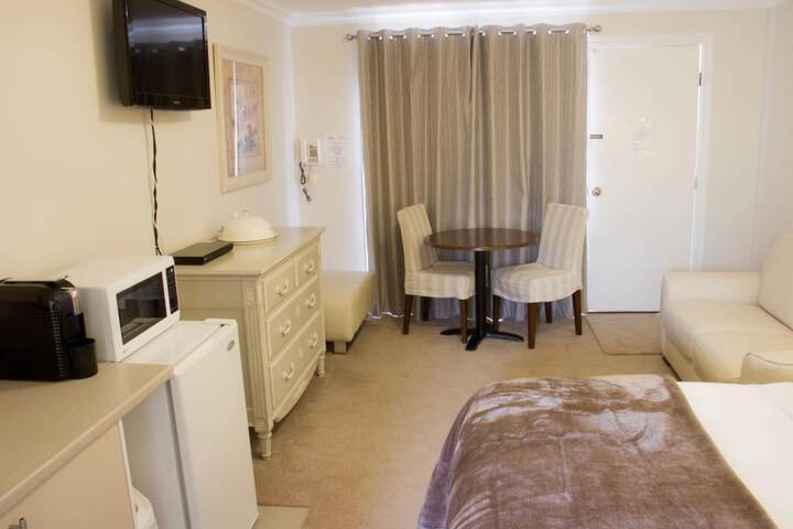 Room 25 of 43