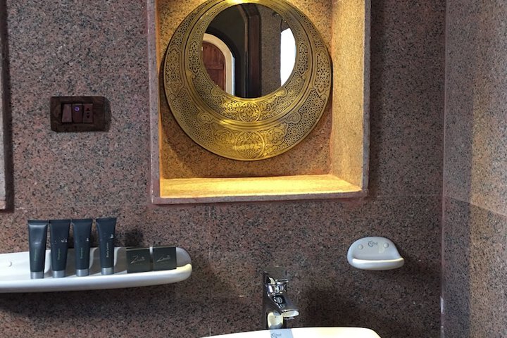 Room 127 of 193