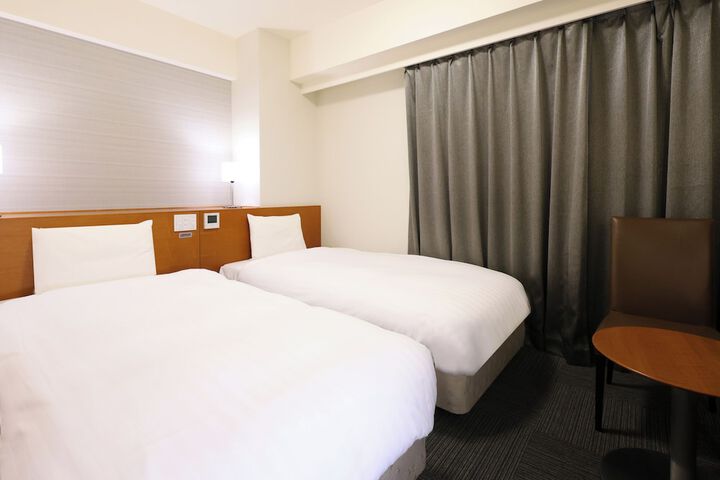 Room 18 of 149