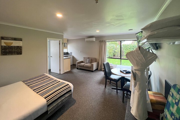 Room 47 of 302