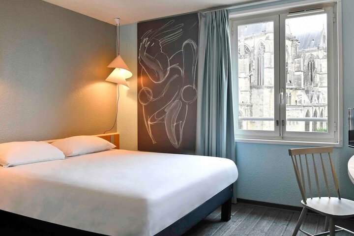 Room 13 of 78