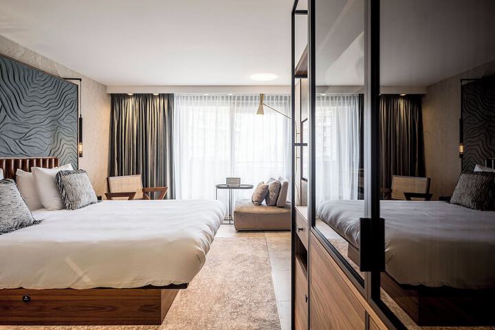 Room 10 of 45