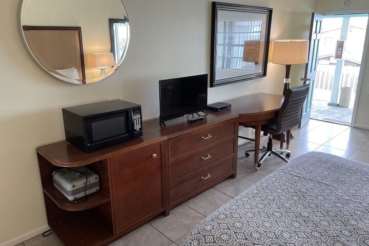 Room 5 of 19
