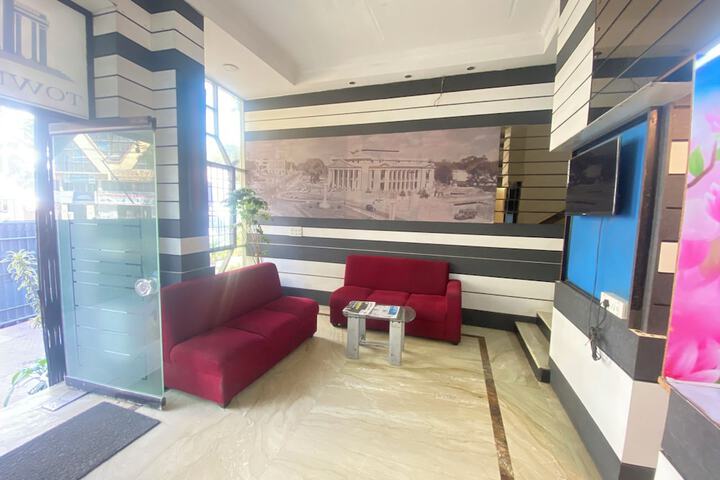 Hotel Interior 6 of 32