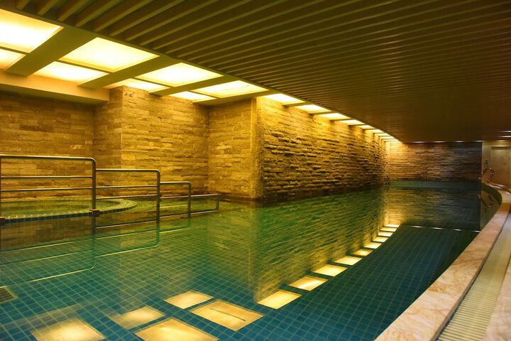 Hotel Pool