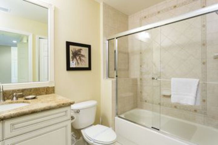 Room 4 of 25