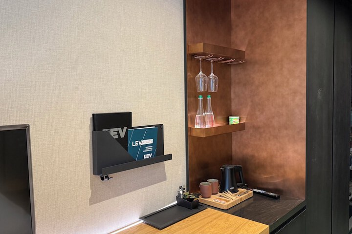 Room 2 of 20