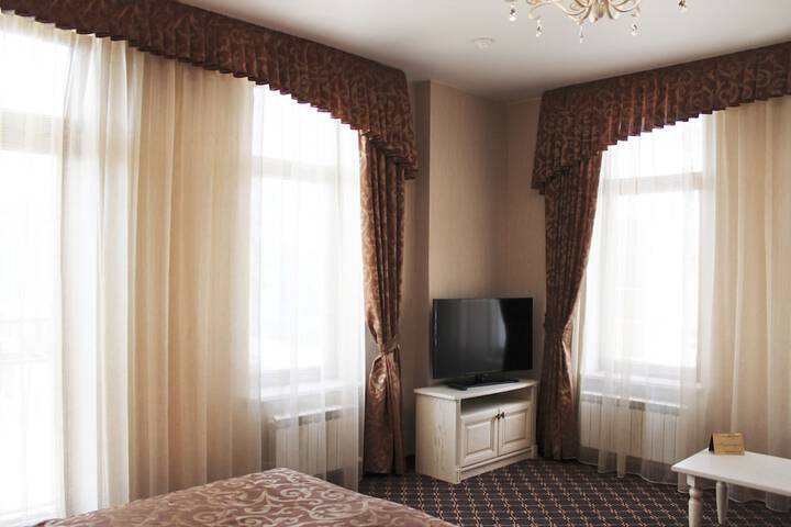 Room 6 of 42