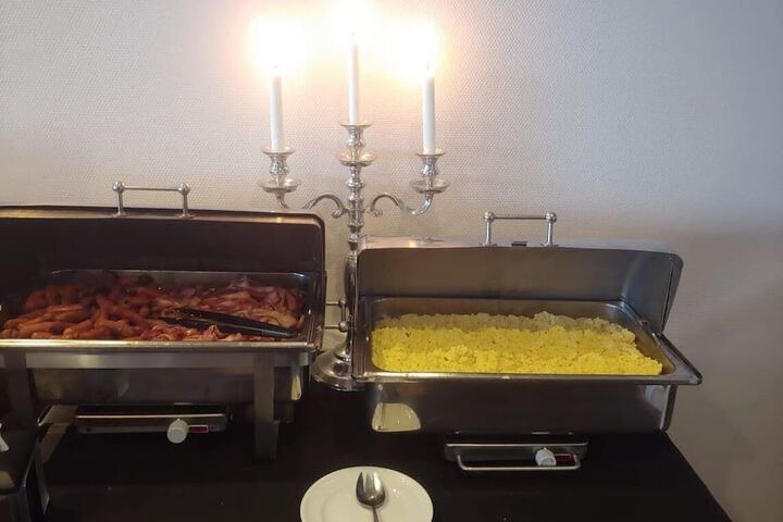 Dining 76 of 139
