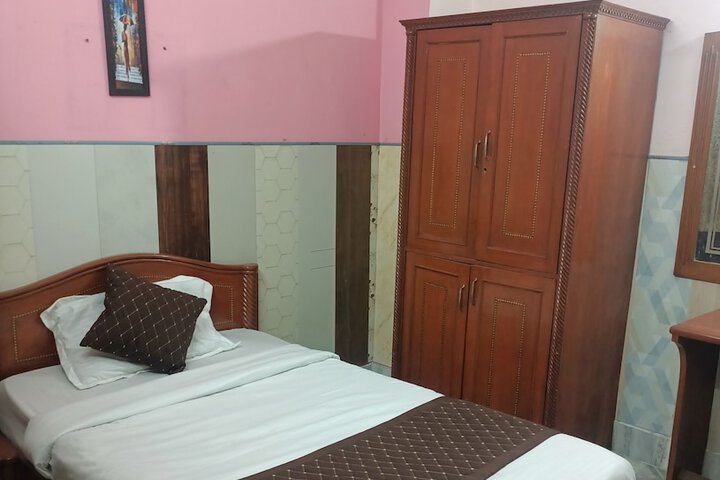 Room 15 of 37