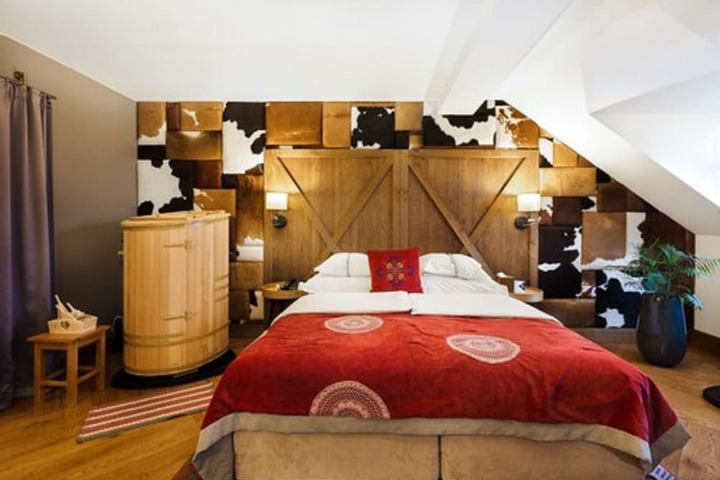 Room 15 of 46