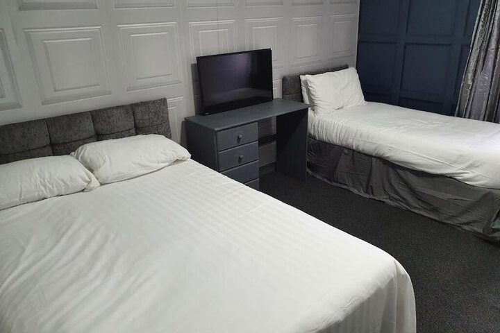 Room 12 of 48