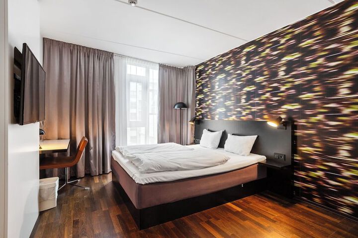 Room 11 of 23