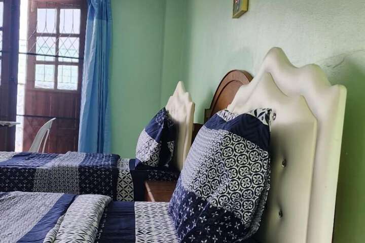 Room 8 of 77