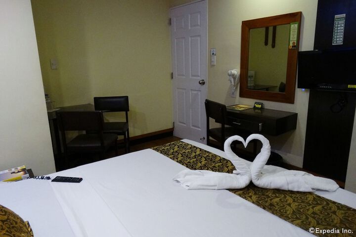 Room 34 of 104