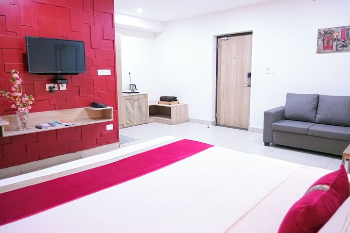 Room 12 of 32
