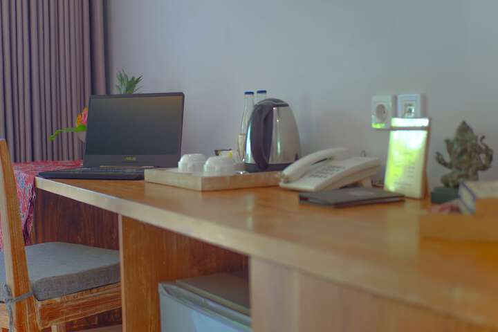 Room 5 of 96