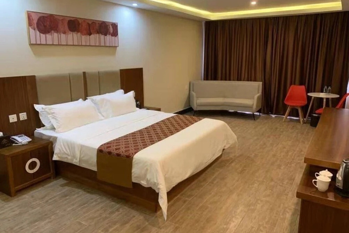 Room 7 of 15