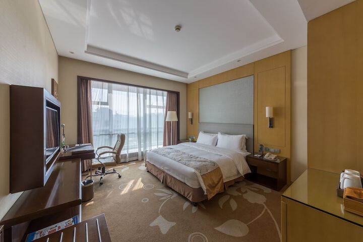Room 6 of 39