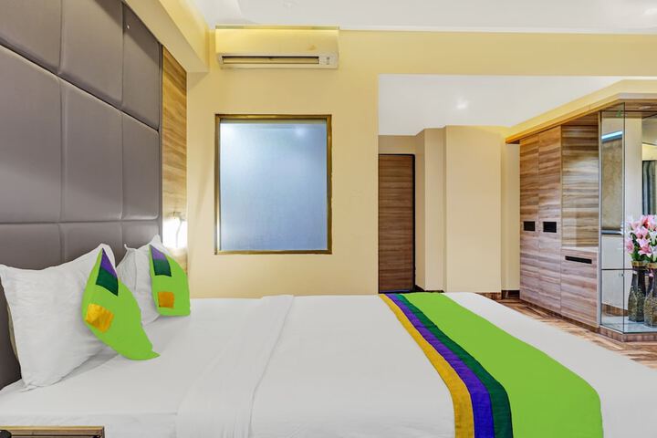 Room 9 of 41