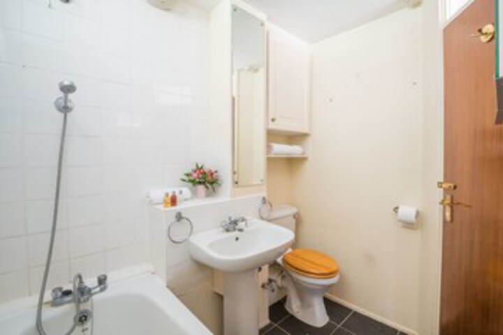 Room 3 of 25