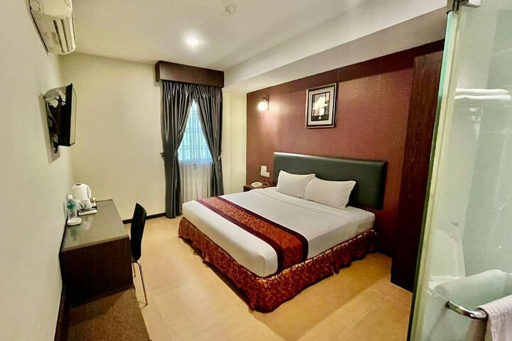 Room 16 of 26