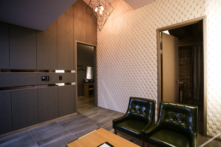 Room 46 of 91